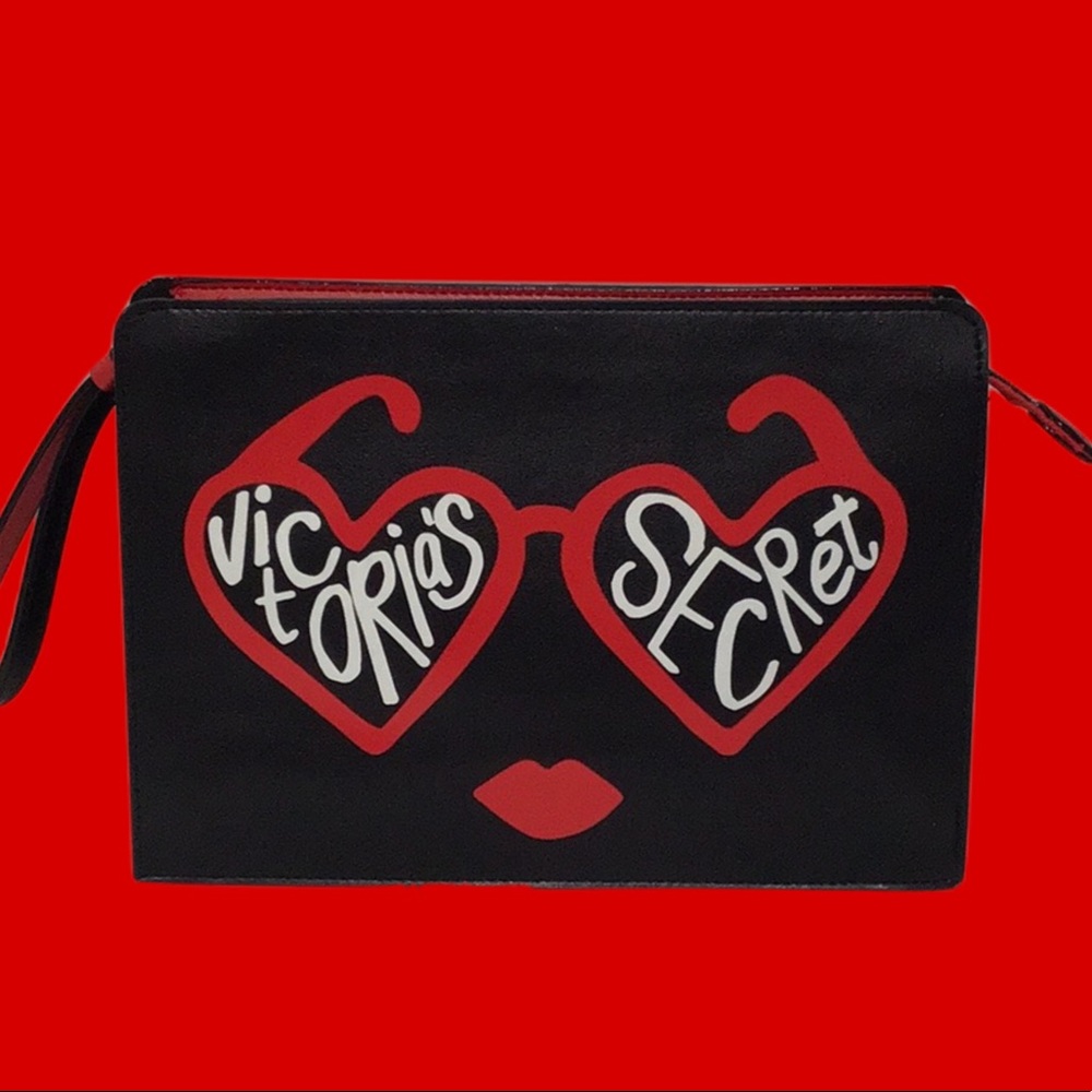 NEW‎ Victoria’s Secret Wristlet/Make-Up Bag